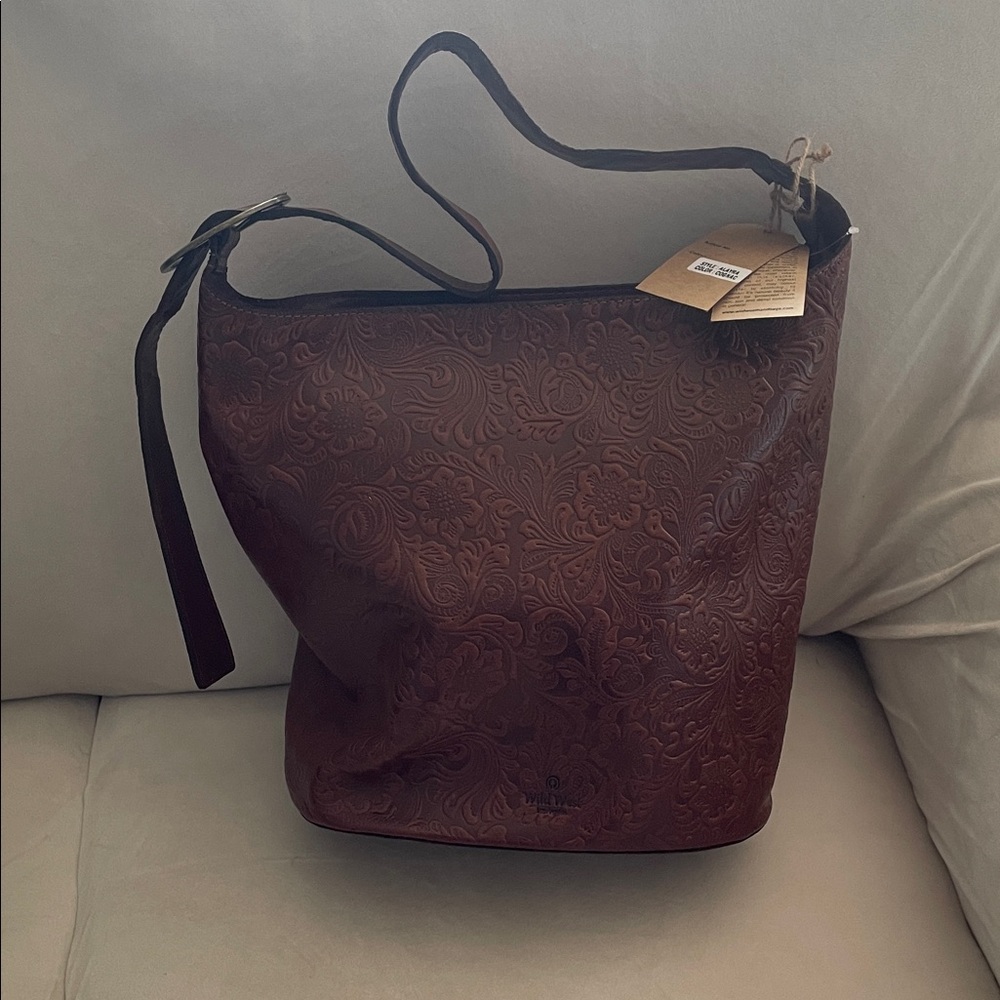 NWT Wild West Los Angeles Alayra purse in color cognac